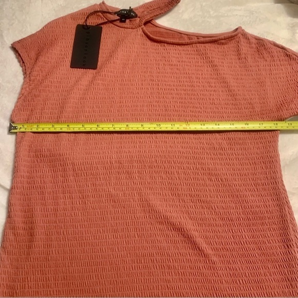 NWT Top XS Salmon Colored GibsonLook Waffled Crepe-like Fabric Asymmetrical Top - Picture 15 of 16